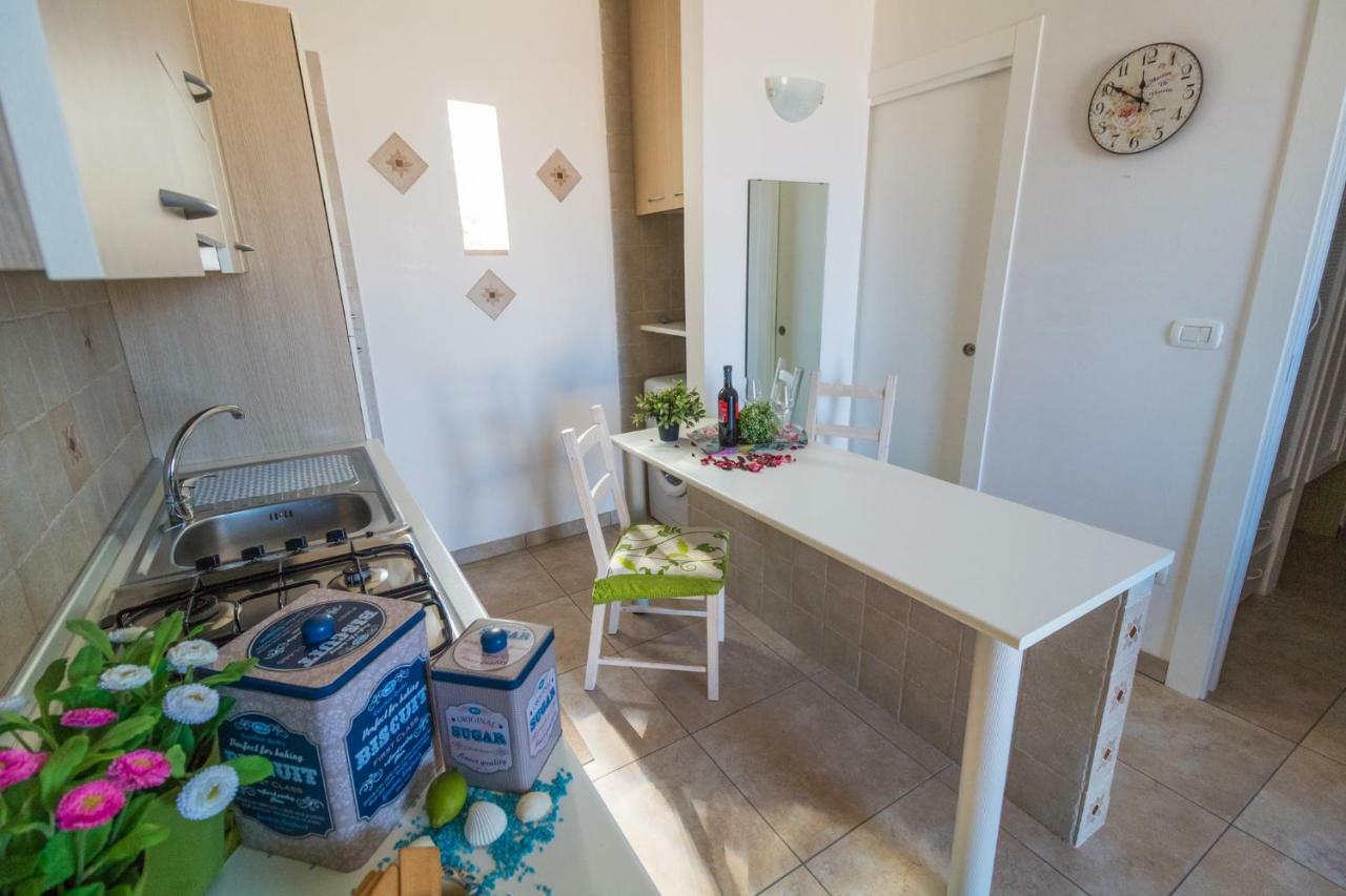 Villa Maggi Maurizia Торре-Санта-Сабіна Екстер'єр фото